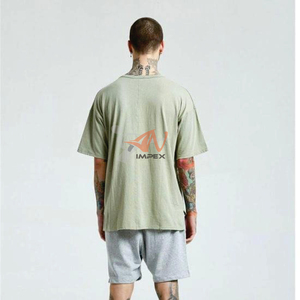 เสื้อยืดทรงบ็อกซี่แบบครอป ดีไซน์ใหม่สำหรับผู้ชาย เสื้อยืดสไตล์ดิสเทรส ล้างสีแบบแอซิด ตัดเย็บแบบเย็บกลับด้าน - Product Image 2