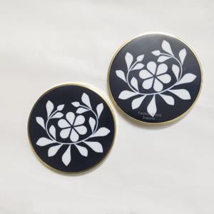 Juego de Posavasos Modernos de Resina con Diseño de Palmera Naranja y Borde Dorado Elegante para una Decoración del Hogar con Estilo - Product Image 5