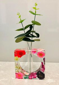 Decorative Resin Flower <b>Vase</b> With Unique Abstract Design For Home Office Hotel And Restaurant Interior Decoration - Product Image 3