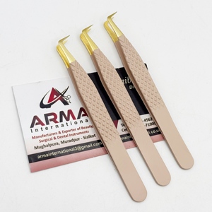 Pinzas Profesionales para Extensión de Pestañas de 90 Grados con Punta Dorada de 24K, Pinzas Sostenibles para Extensión de Pestañas con Marca Privada - Product Image 4