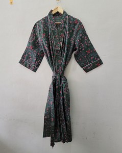 ชุดกิโมโนผ้าฝ้ายพิมพ์ลายด้วยมือระดับพรีเมียมสำหรับผู้หญิง ฤดูร้อน ลายดอกไม้สีเขียวเข้ม สง่างาม ยาว เป็นมิตรกับสิ่งแวดล้อม ระบายอากาศได้ดี ปรับขนาดได้ - Product Image 1