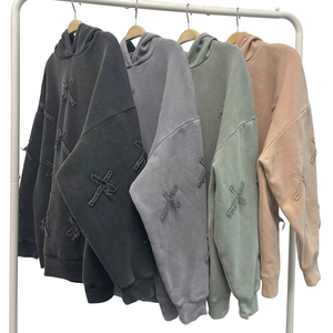 Sudadera con capucha de felpa francesa de peso pesado para mujer, con parches de cruces, efecto descolorido por el sol y lavado ácido - Product Image 1