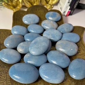 Pierre de palmier ovale naturelle en angelite, sculptée à plat, polie à la main, pierre précieuse bleue, Feng Shui, méditation, Reiki, énergie des chakras - Product Image 6