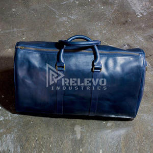 Bolsa de Viaje de Cuero de Gran Capacidad (40L) con Logotipo Personalizado de Alta Calidad y Correa para Carro de Equipaje para Facilitar el Viaje - Product Image 4