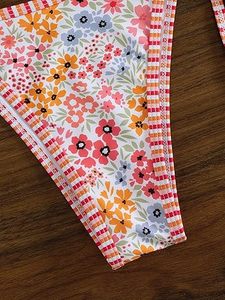 Women's Halter Neckline Floral Pattern Spandex/Nylon Bikini Set with <b>V</b>-<b>Strings</b> Bottom and 2-Piece Beachwear - Product Image 6