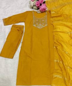 ชุดเสื้อผ้าฝ้ายปักลายแฟนซี พร้อมผ้าคลุมไหล่ สำหรับงานเทศกาล ราคาขายส่ง เสื้อผ้าชาติพันธุ์สุดหรู สีเหลือง - Product Image 3