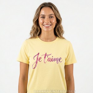 เสื้อยืดผ้าฝ้ายสีขาวพิมพ์ลายกราฟิกคุณภาพสูงสำหรับผู้หญิง คอทรงโอ แขนสั้น สไตล์ลำลอง ผลิตโดยผู้ผลิตเสื้อยืดแบบสกรีนลายตามสั่ง - Product Image 3