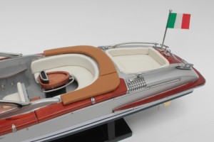 Modèle de bateau rapide italien artisanal en bois RIVA AQUARIVA GUCCII SILVER PAINTED édition spéciale pour décoration de bureau ou cadeau - Product Image 3