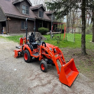 Tracteur agricole Kubota BX1880 à roues, 70 CV, 4 roues motrices, transmission par engrenages, machine agricole compacte - Product Image 5