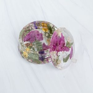 Boîte à bijoux en résine distinctive avec des éléments décoratifs faits à la main, idéale pour les solutions de rangement de bijoux de luxe - Product Image 3