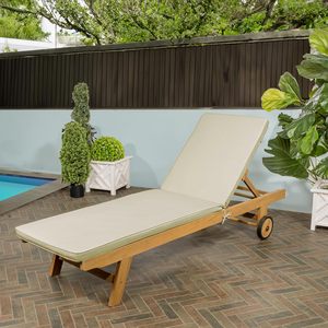 Chaise longue en teck avec coussin, lit de repos extérieur au bord de la piscine, design contemporain pour villa, hôtel, mobilier de resort - Product Image 1