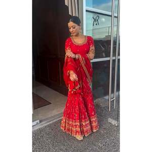 Conjunto de Traje de Fiesta para Mujer de Diseñador, Incluye Top, Sharara, Plazzo y Dupatta - Product Image 1