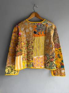 Manteau en soie matelassé à fleurs bohèmes, col en V, manches longues, fermeture boutonnée, design avec poches, cadeau pour elle - Product Image 6