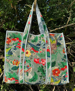 Bolso de hombro acolchado de terciopelo estampado para mujer, bolso de diseñador moderno con aspecto lujoso - Product Image 1