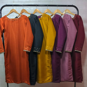 Ensemble de 3 pièces prêt-à-porter en soie brute douce, dupatta en organza doux, dupatta orné de broderies lourdes. - Product Image 2