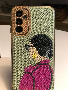 Funda de Teléfono Personalizada con Bordado Floral y Cuentas, Diseño Hecho a Mano, Funda de Celular de Lujo, Decorativa - Product Image 3