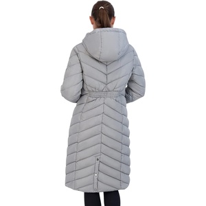 Abrigo Largo Acolchado de Invierno para Mujer con Capucha, de Poliéster, Resistente al Viento, Ecológico, con Gorro Desmontable, 2026 - Product Image 6