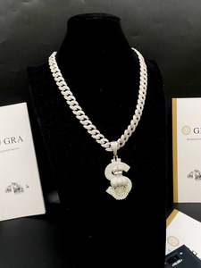 Chaîne Hip Hop Cuban Link en Argent Sterling Plaqué Or Unisexe avec Pendentif Jésus Sertie de Moissanite Clarté VVS Certifiée IGI - Product Image 2