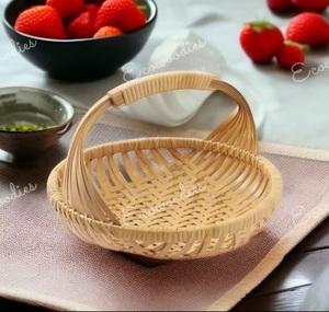 Cesta Redonda de Bambú Ecowoodies con Asa, Hecha a Mano, para Colgar o Usar como Florero de Mesa, para Regalo, Decoración Diwali, Diseño Contemporáneo - Product Image 2
