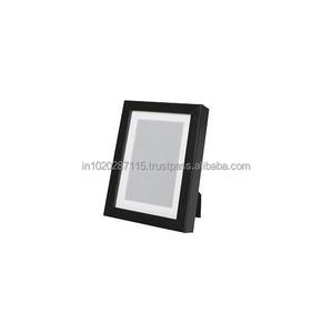 Cadre photo en métal adapté à l'affichage de souvenirs précieux avec un design décoratif artisanal durable et élégant - Product Image 1