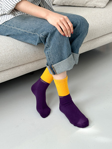 Chaussettes pour femmes de style coréen, couleur violette, en coton peigné de qualité supérieure - Product Image 4