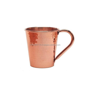 Tazas de cobre brillantes con detalles artesanales para servir cócteles de estilo lujoso y mesas temáticas vintage - Product Image 4