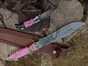 Nouvelle édition haut de gamme : Couteau à lame fixe en acier Damas personnalisé, type Bowie, pour la chasse et la survie, avec manche en laiton et pierre rose, objet de collection - Product Image 6