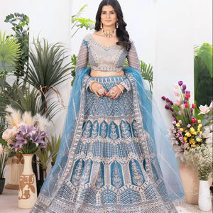 Lehenga Choli en soie Chinon de style traditionnel, broderie complexe, matériaux recyclés, couleurs vibrantes, pour mariage, Diwali, fête, Gujarat - Product Image 1