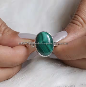 Anillo hecho a mano de alta calidad para mujer, Plata de Ley 925, piedras preciosas de malaquita, anillo de energía de diseñador, rodio, regalo perfecto para ella - Product Image 1