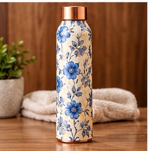Botella de Agua de Cobre con Diseño Floral y Tapa de Cobre, Portátil, para Viajes, Estilo Moderno - Product Image 1