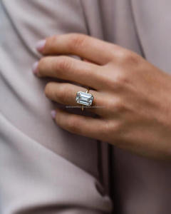 Anillo de compromiso de oro amarillo de 14k y Circonia cúbica para mujer, sortija de compromiso, boda, pera, Esmeralda cortada, laboratorio, 2,5 CT - Product Image 3