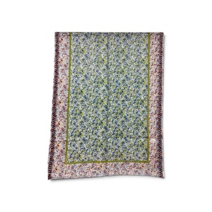 Châle pour femme de haute qualité à imprimé floral numérique, idéal pour la mode quotidienne, les fêtes et les styles saisonniers, en promotion. - Product Image 5