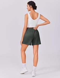 Conjuntos de Sudadera con Capucha y Pantalones Cortos para Mujer, Tendencia de Invierno, 2 Piezas, Servicio OEM Personalizado, Venta al Por Mayor, Felpa de Alta Calidad - Product Image 3