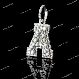 Colgante de letra A con incrustaciones de moissanita, estilo diamante, amuleto inicial de lujo, joyería hip hop, colgante de alfabeto llamativo - Product Image 3