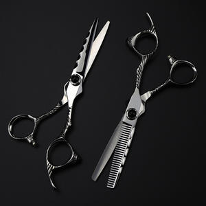 กรรไกรตัดผม NEPURLson สีเงินดำ ขนาด 6.0 นิ้ว ดีไซน์ใหม่ทันสมัย สวยงาม สำหรับช่างทำผม กรรไกรตัดผมแบบแบน กรรไกรซอยผม - Product Image 4