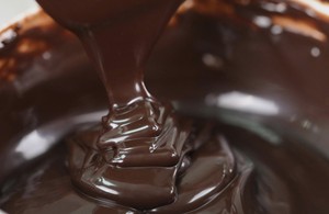 Chocolate Compuesto Líquido Oscuro HALAL 1KG para Panadería y Galletas, el Más Vendido de Fábrica, Venta Directa del Fabricante, OEM/ODM, ¡Precio Caliente! - Product Image 2