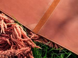 Porta Menús y Listas de Vinos de Cuero Genuino Clásico de Lujo, Resistente al Agua, Hecho a Mano, Modelo LMC-0216, Venta al Por Mayor - Product Image 5