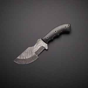 Cuchillo de caza Damasco profesional de alta calidad, hecho a mano con acero Damasco, para exteriores, con mango de madera y funda de cuero. - Product Image 1