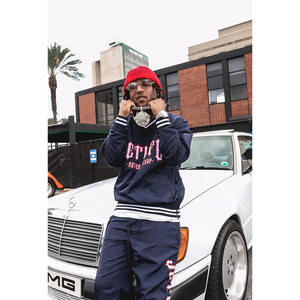 Chaqueta Personalizada con Cuello en V, Edición 2026, Nueva Llegada, para Equipos y Universidades, Ligera, Estilo Urbano - Product Image 2