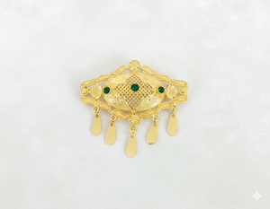 Broche indienne traditionnelle plaquée or 22 carats, faite à la main, avec pierre verte et pendentifs - Product Image 1