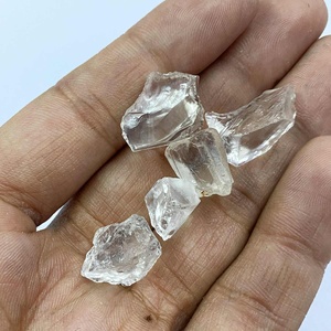 Cuarzo cristalino blanco natural de 8mm-12mm, piedras sueltas de cuarzo crudo sin cortar para joyería, directamente del fabricante al mejor precio al por mayor. - Product Image 2