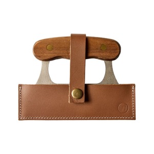 Cuchillo Ullu Hecho a Mano, de Acero al Carbono, con Mango de Madera y Funda de Cuero, Ambidiestro, Ecológico, Extra Afilado, Apto para Lavavajillas - Product Image 5