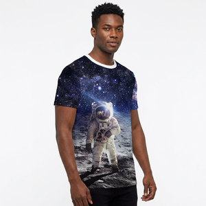 Camiseta de Manga Corta para Hombre con Estampado Espacial de Astronauta, Cuello Redondo, Corte Regular Informal, Diseño Transpirable de Poliéster Tejido - Product Image 3