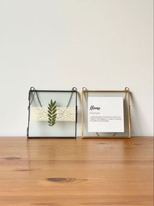 Marco de Fotos Cuadrado de Metal con Panel de Vidrio y Cadena para Colgar, Decoración para Pared, Decoración del Hogar - Product Image 1