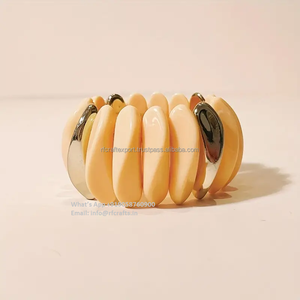 Pulsera de resina hecha a mano Pulsera de resina de lujo hecha a mano Pulsera de resina epoxi de calidad superior Moderno elegante para la venta superior - Product Image 6