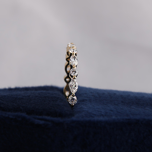 Anillo de Eternidad Apilable con Diamantes Cultivados en Laboratorio, Corte Marquesa y Redondo, en Oro de 14K y 18K - Product Image 4