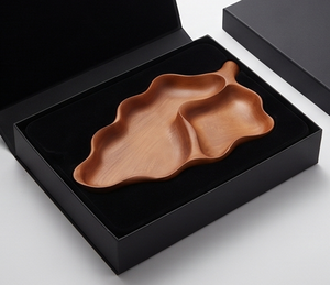 Plato de Servir de Madera Hecho a Mano de Alta Calidad, Diseño Clásico de Madera Natural Pulida para el Hogar, Bodas, Eventos y Restaurantes - Product Image 6