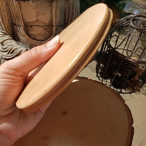 Quemador de Incienso de Madera Hecho a Mano, Diseño Redondo de Madera de Pino con Tallados Florales y de Luna, Uso Aromático para Todas las Estaciones - Product Image 2