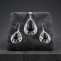 Ensemble de bijoux indiens chics en onyx noir et argent sterling 925 avec élégantes boucles d'oreilles pendantes faites à la main pour femmes, mode traditionnelle