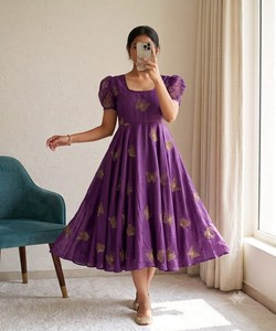 Vestido Midi Morado de Rayón con Bordado de Mariposa Dorada, Elegante, Informal para Mujer, Estilo India Pakistán 86779 SHREE TEX- ST - 241 - Product Image 2